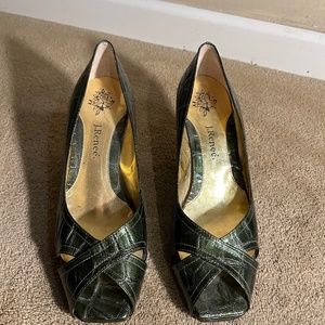 j renee dark olive green gator embossed heels